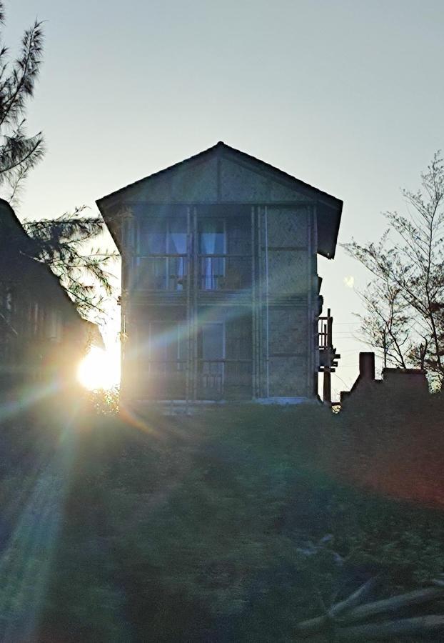 Chivarin Resorts Mālvan Exteriör bild
