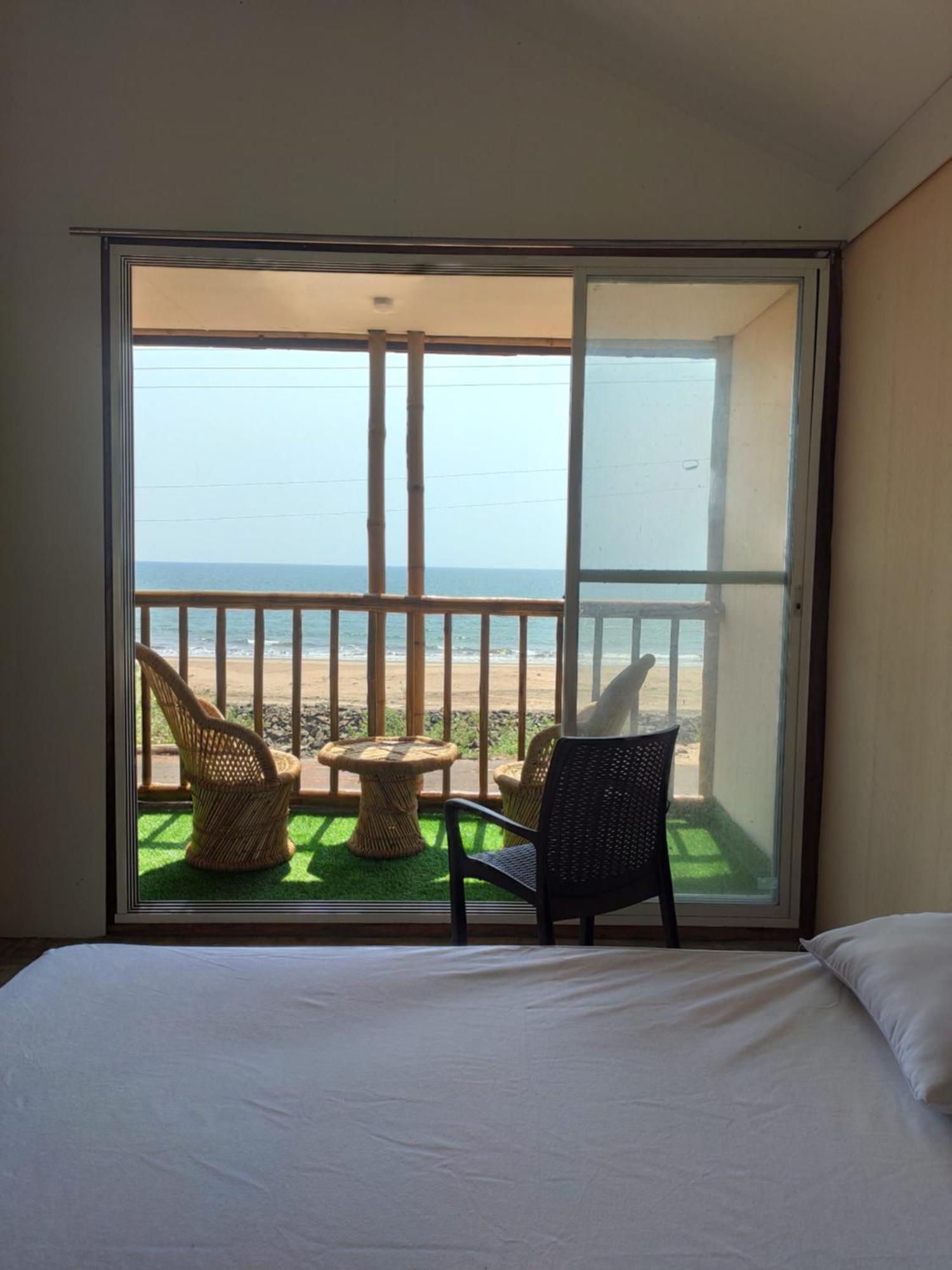Chivarin Resorts Mālvan Rum bild